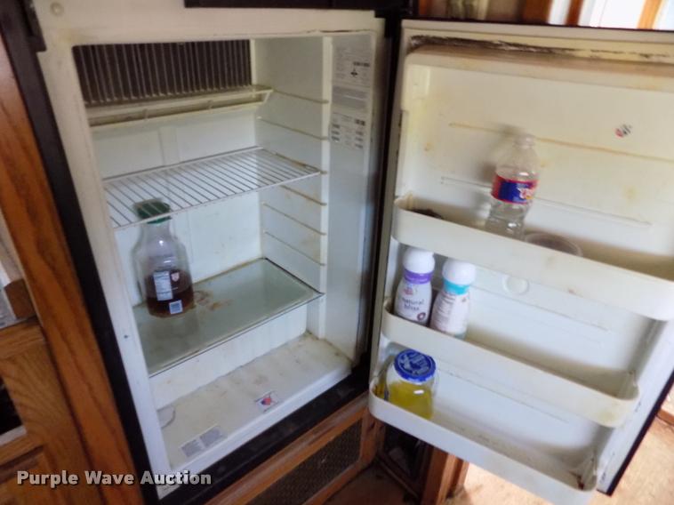 image for item DC7246 2007 Welchel enclosed trailer