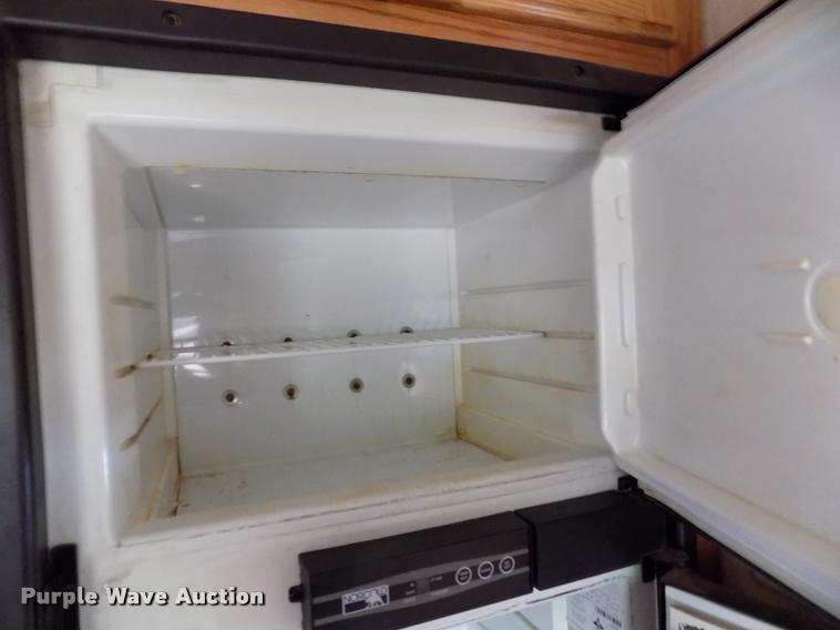 image for item DC7246 2007 Welchel enclosed trailer