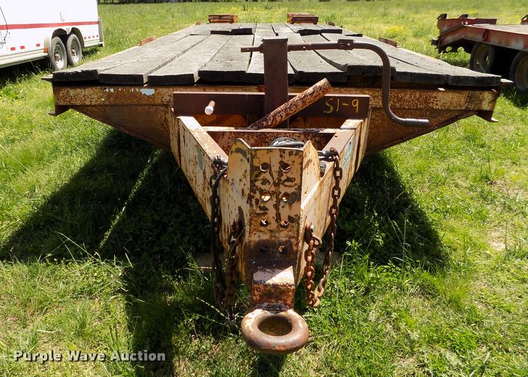 image for item DC7247 1977 Belshe equipment trailer