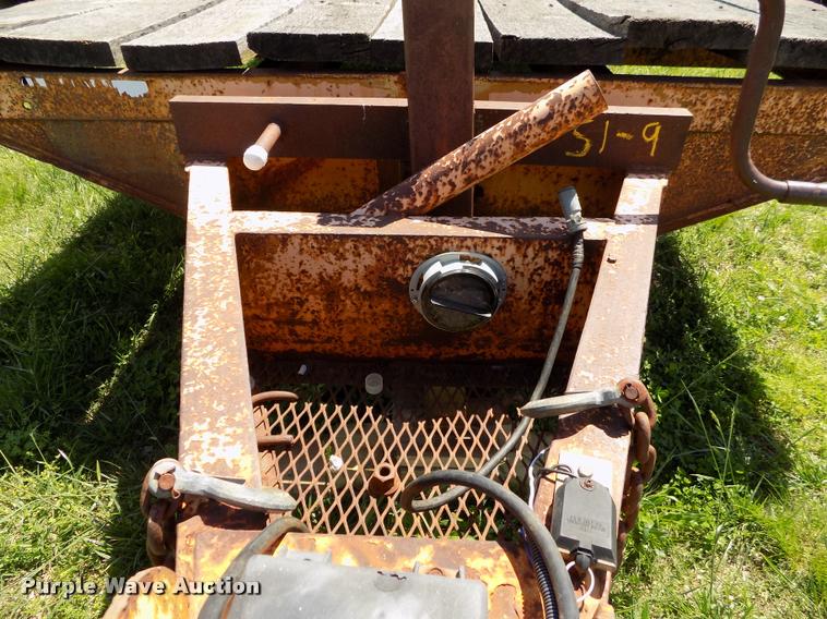 image for item DC7247 1977 Belshe equipment trailer