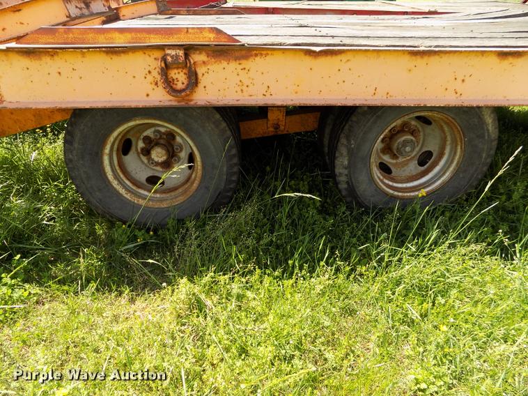 image for item DC7247 1977 Belshe equipment trailer