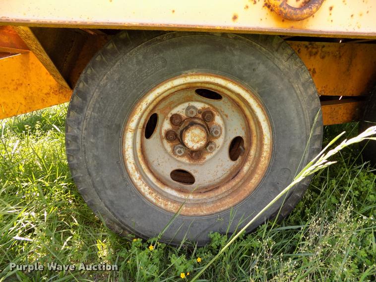 image for item DC7247 1977 Belshe equipment trailer