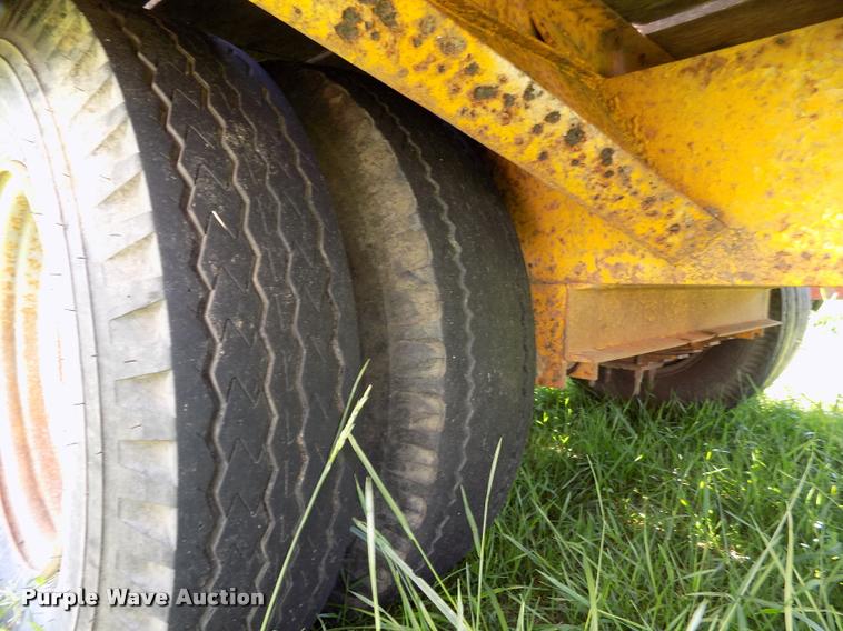 image for item DC7247 1977 Belshe equipment trailer