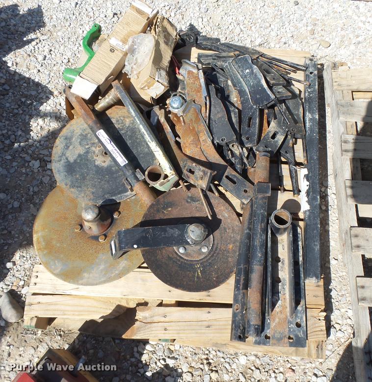 image for item DI9713 Ag equipment attachments