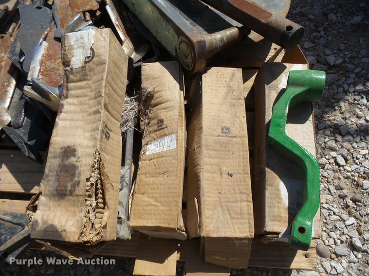 image for item DI9713 Ag equipment attachments