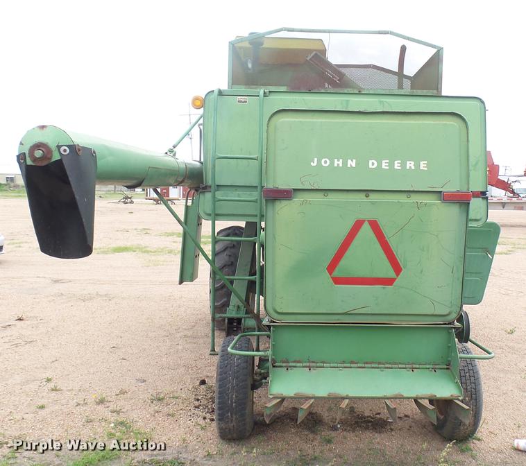 image for item DM9605 1975 John Deere 4400 combine