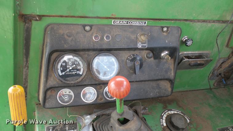 image for item DM9605 1975 John Deere 4400 combine