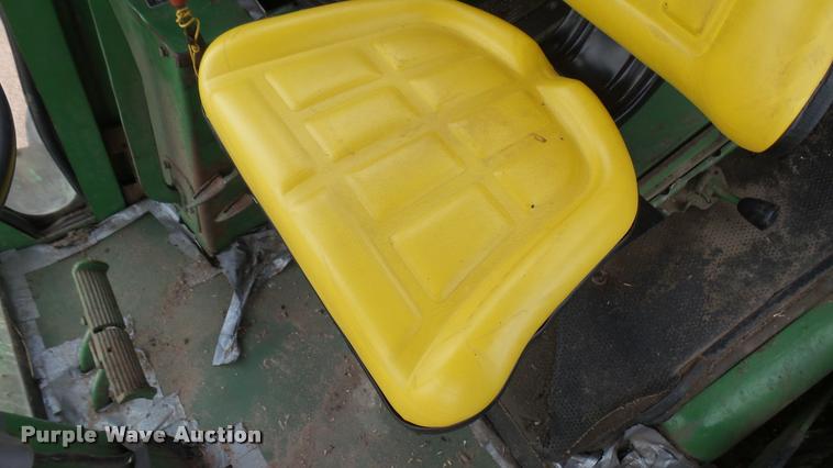 image for item DM9605 1975 John Deere 4400 combine