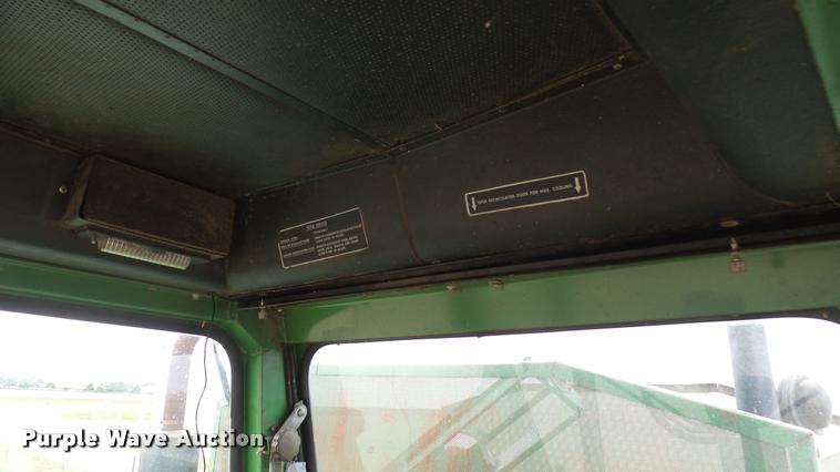 image for item DM9605 1975 John Deere 4400 combine