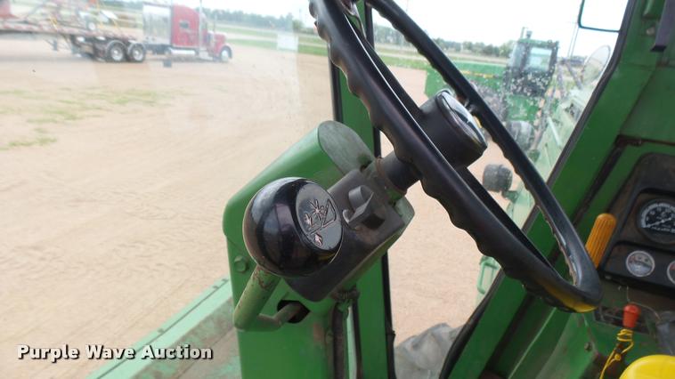 image for item DM9605 1975 John Deere 4400 combine