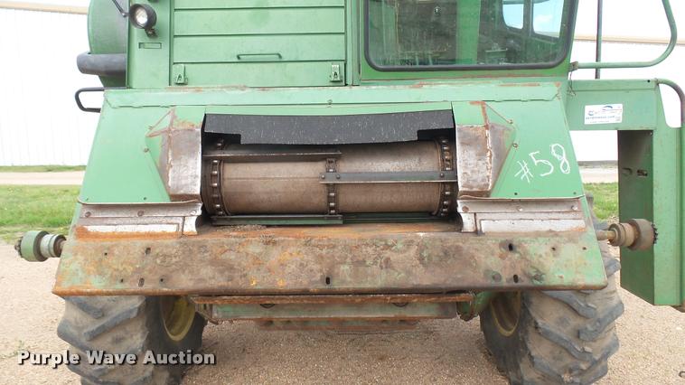 image for item DM9605 1975 John Deere 4400 combine