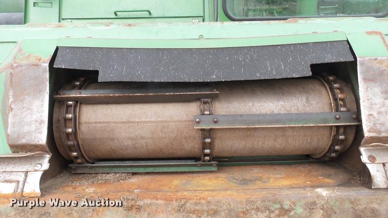 image for item DM9605 1975 John Deere 4400 combine