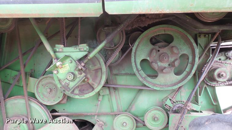 image for item DM9605 1975 John Deere 4400 combine