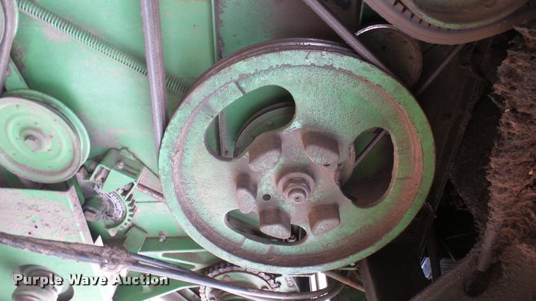 image for item DM9605 1975 John Deere 4400 combine