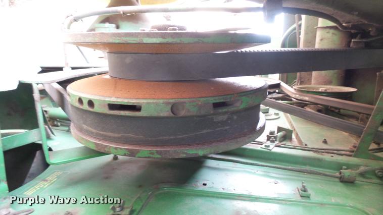 image for item DM9605 1975 John Deere 4400 combine