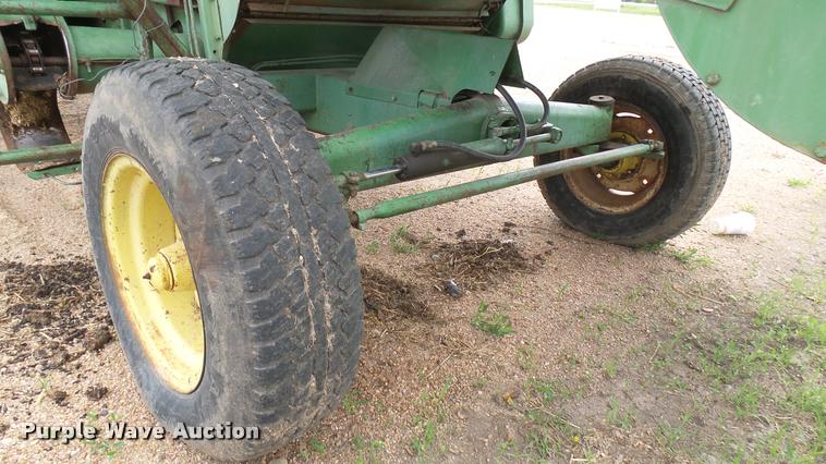 image for item DM9605 1975 John Deere 4400 combine