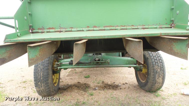 image for item DM9605 1975 John Deere 4400 combine