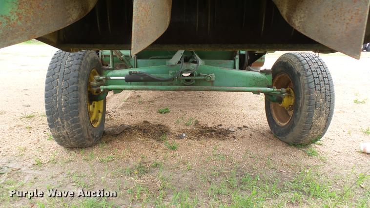 image for item DM9605 1975 John Deere 4400 combine