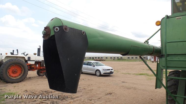 image for item DM9605 1975 John Deere 4400 combine