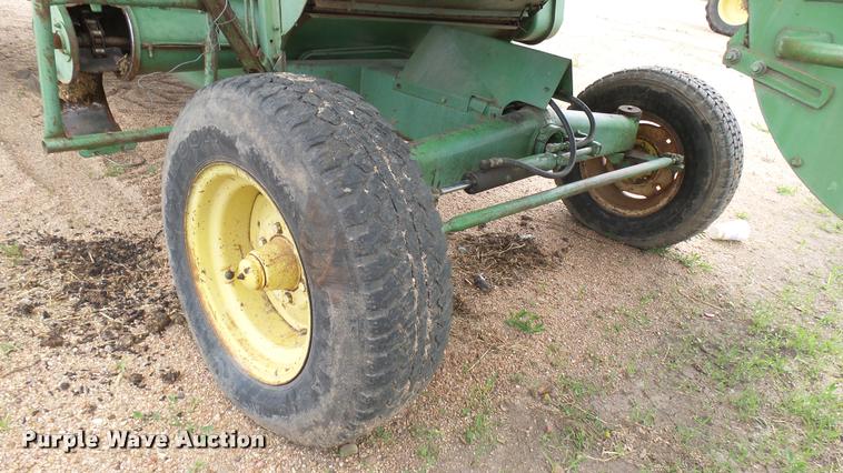 image for item DM9605 1975 John Deere 4400 combine