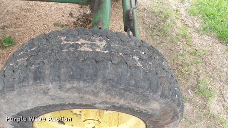 image for item DM9605 1975 John Deere 4400 combine