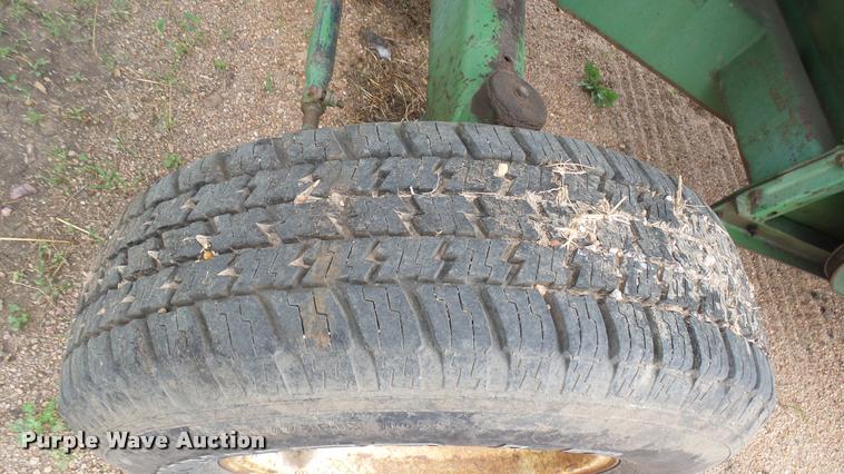 image for item DM9605 1975 John Deere 4400 combine