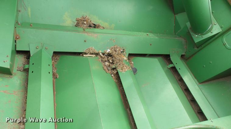 image for item DM9605 1975 John Deere 4400 combine