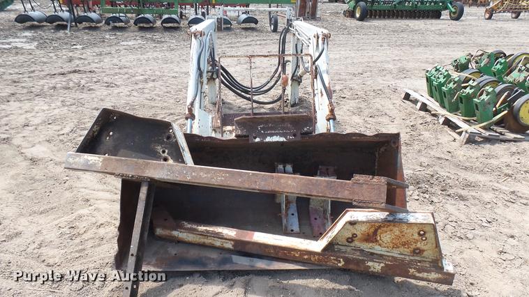 image for item DM9641 Great Bend 700 loader