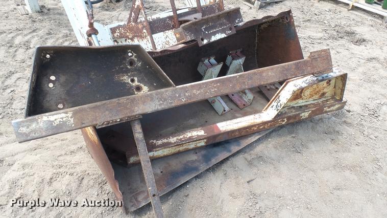 image for item DM9641 Great Bend 700 loader