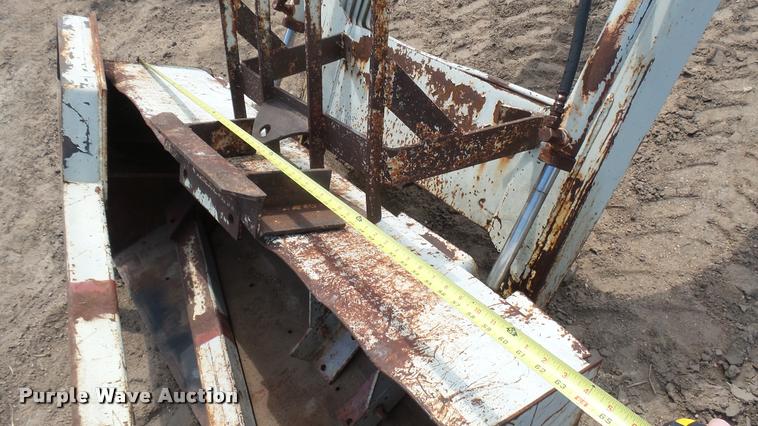 image for item DM9641 Great Bend 700 loader