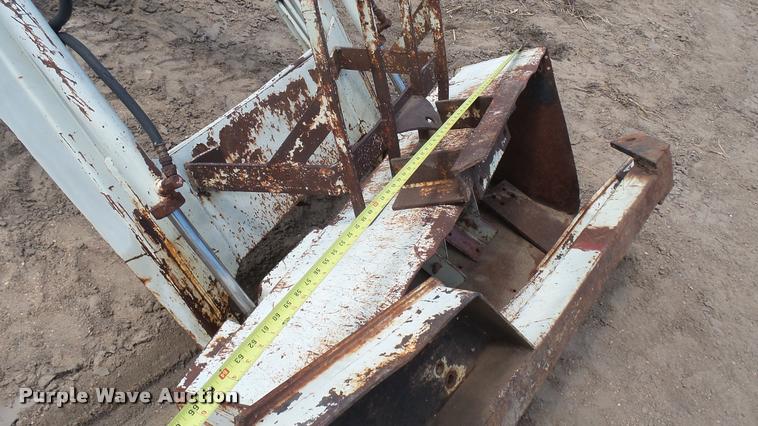 image for item DM9641 Great Bend 700 loader