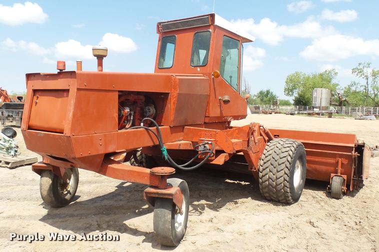 image for item DM9644 Hesston 660T self-propelled windrower