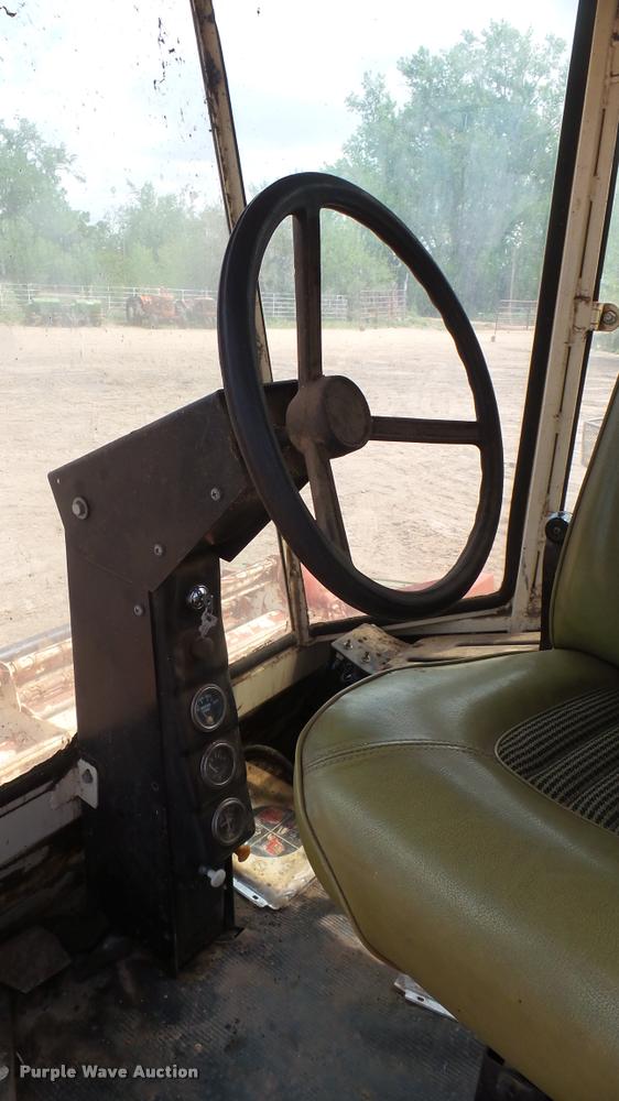 image for item DM9644 Hesston 660T self-propelled windrower