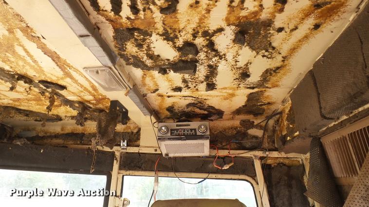 image for item DM9644 Hesston 660T self-propelled windrower