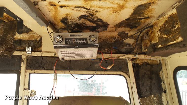 image for item DM9644 Hesston 660T self-propelled windrower