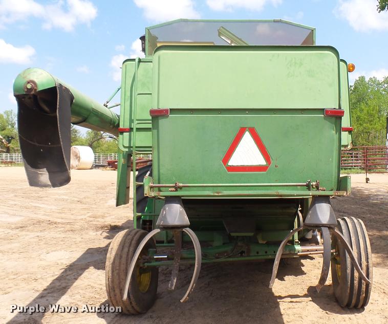 image for item DM9646 John Deere 7700 Turbo combine