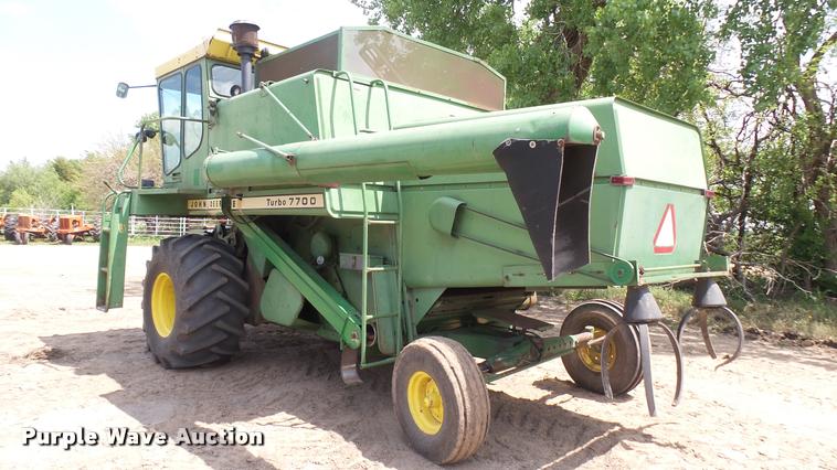 image for item DM9646 John Deere 7700 Turbo combine