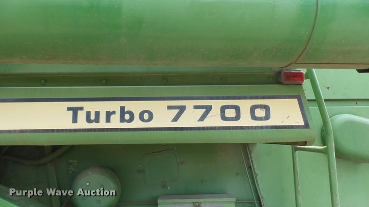 image for item DM9646 John Deere 7700 Turbo combine