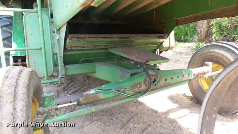 image for item DM9646 John Deere 7700 Turbo combine
