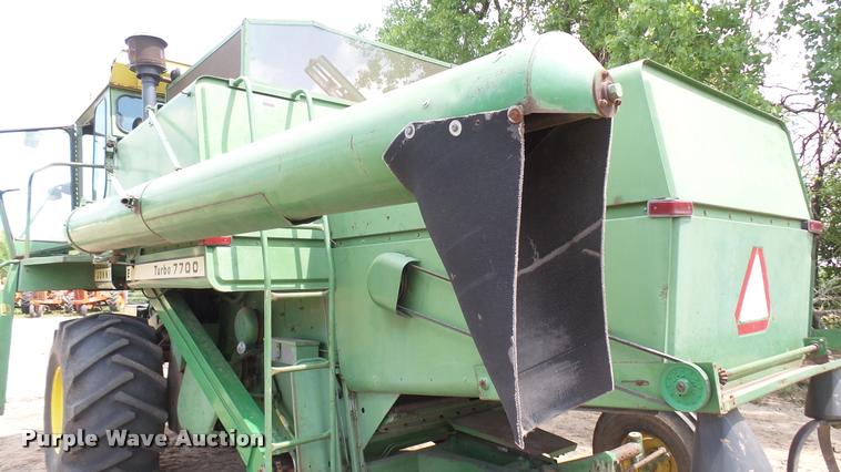 image for item DM9646 John Deere 7700 Turbo combine
