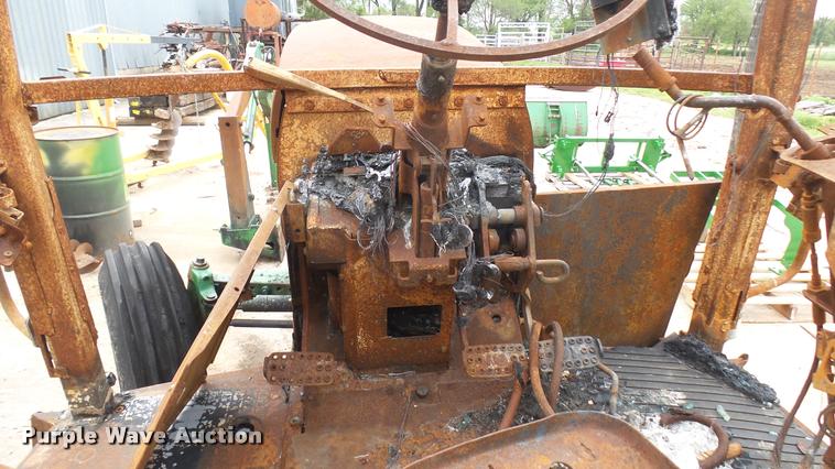 image for item DQ9222 1993 John Deere 6400 tractor