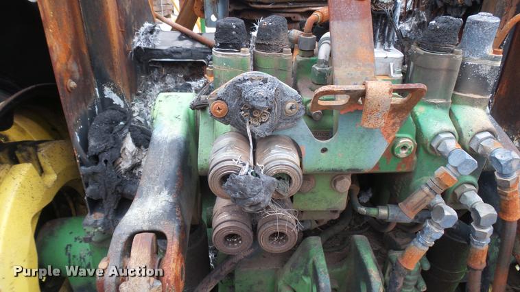 image for item DQ9222 1993 John Deere 6400 tractor