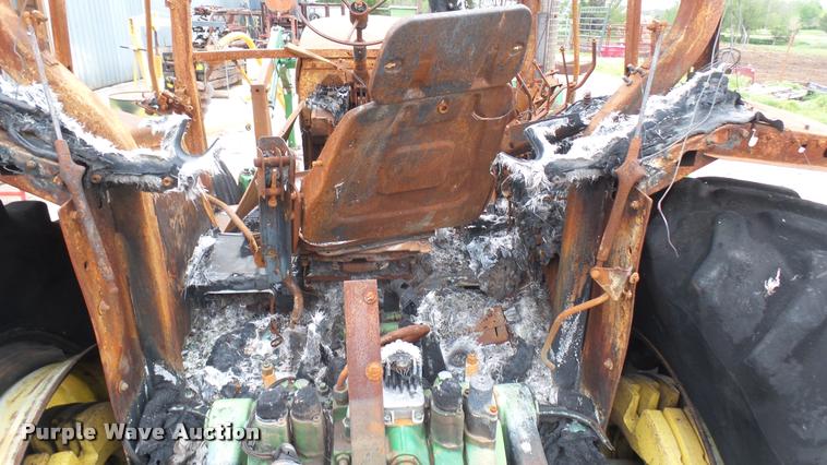 image for item DQ9222 1993 John Deere 6400 tractor