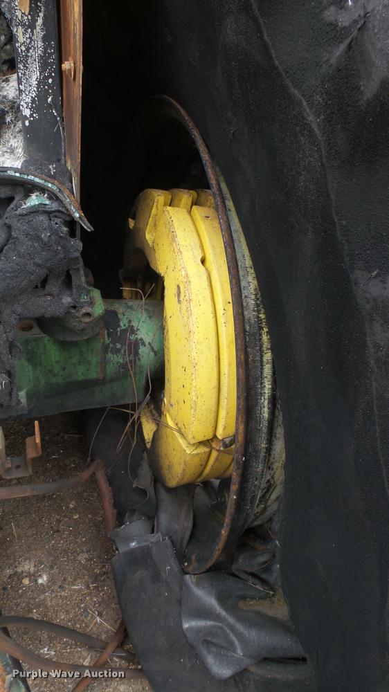 image for item DQ9222 1993 John Deere 6400 tractor