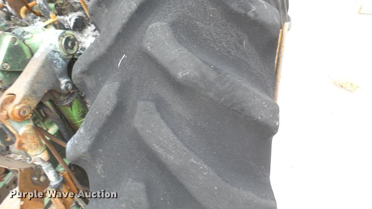 image for item DQ9222 1993 John Deere 6400 tractor