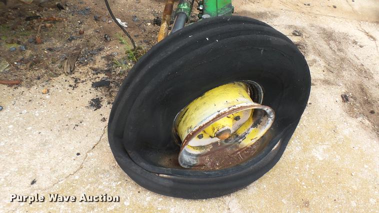 image for item DQ9222 1993 John Deere 6400 tractor