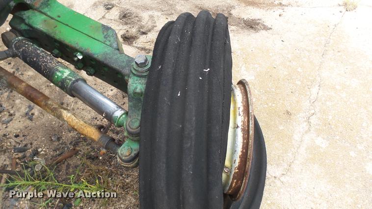 image for item DQ9222 1993 John Deere 6400 tractor