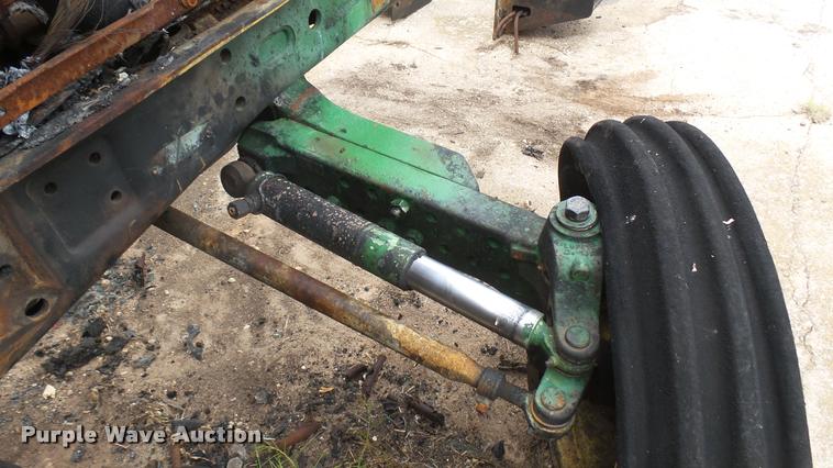 image for item DQ9222 1993 John Deere 6400 tractor