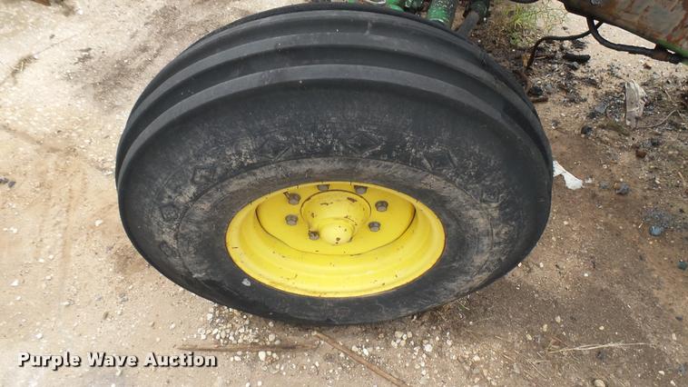 image for item DQ9222 1993 John Deere 6400 tractor