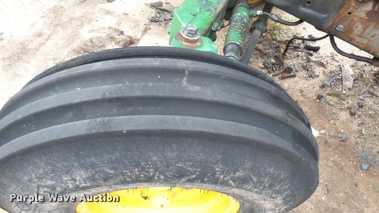 image for item DQ9222 1993 John Deere 6400 tractor